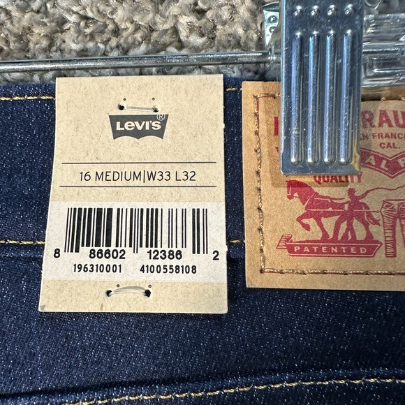 NWT women’s Levi’s 314 shaping straight jeans SZ 16 - Picture 7 of 8